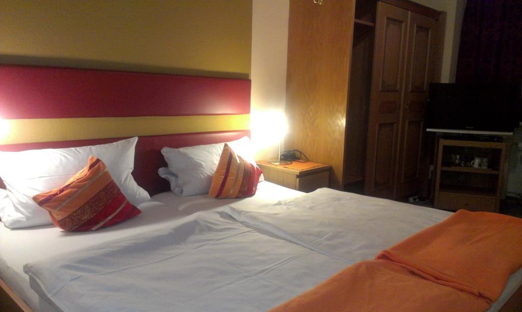Hotel Zur Post Schonberg  Phòng bức ảnh