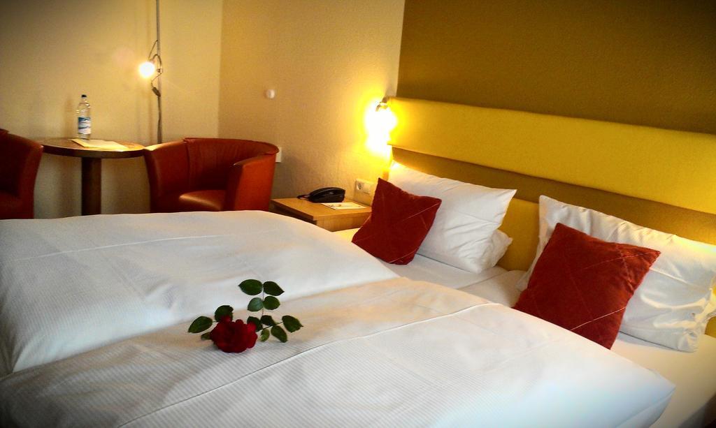 Hotel Zur Post Schonberg  Phòng bức ảnh