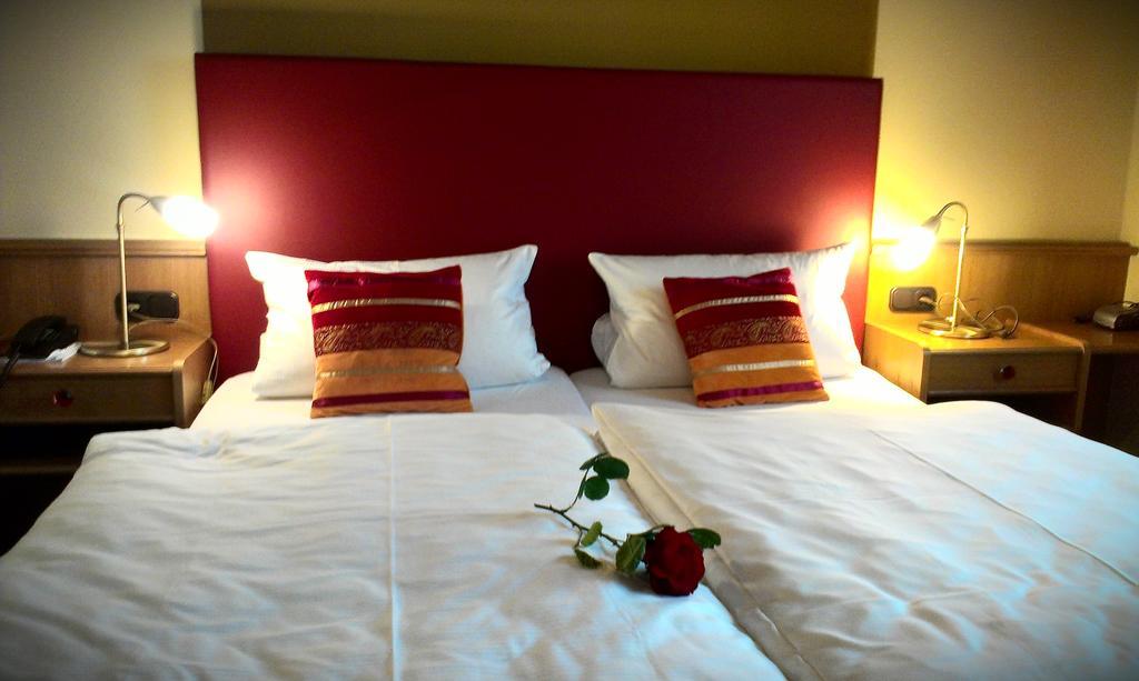 Hotel Zur Post Schonberg  Ngoại thất bức ảnh